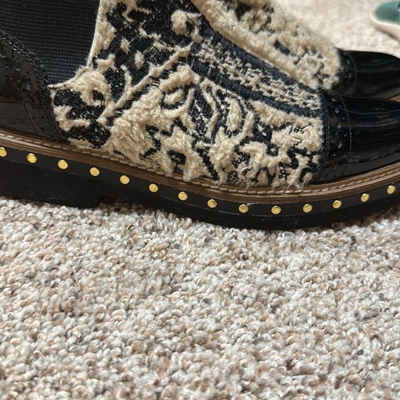 Free People: Textile Atlas Chelsea Boot in Beige - Picture 7 of 10